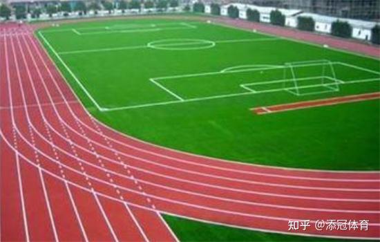 全塑型塑膠跑道施工流程詳解 預(yù)制型卷材鋪設(shè)指南